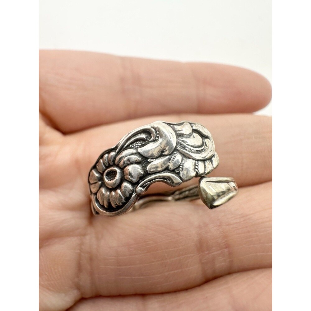 Vintage Signed Floral Wave Design Spoon Ring Silver Size 7